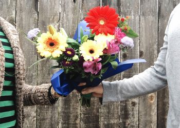 Cách rủ bạn gái mới quen đi chơi - 4 Cách cực hay