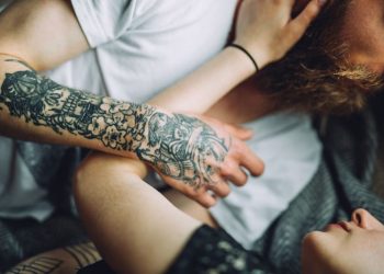 Yêu nhau có nhất thiết phải quan hệ không?