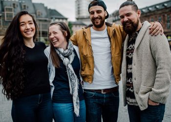 Cách để kết bạn khi bạn chuyển đến một nơi mới