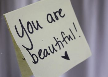 cách khen người khác đẹp một cách tinh tế