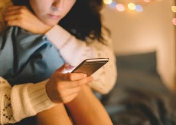 tại sao chia tay rồi vẫn nhắn tin